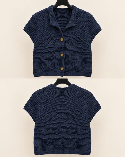 Kurzarm-Strickjacke in Marine, Vorder- und Rückseite