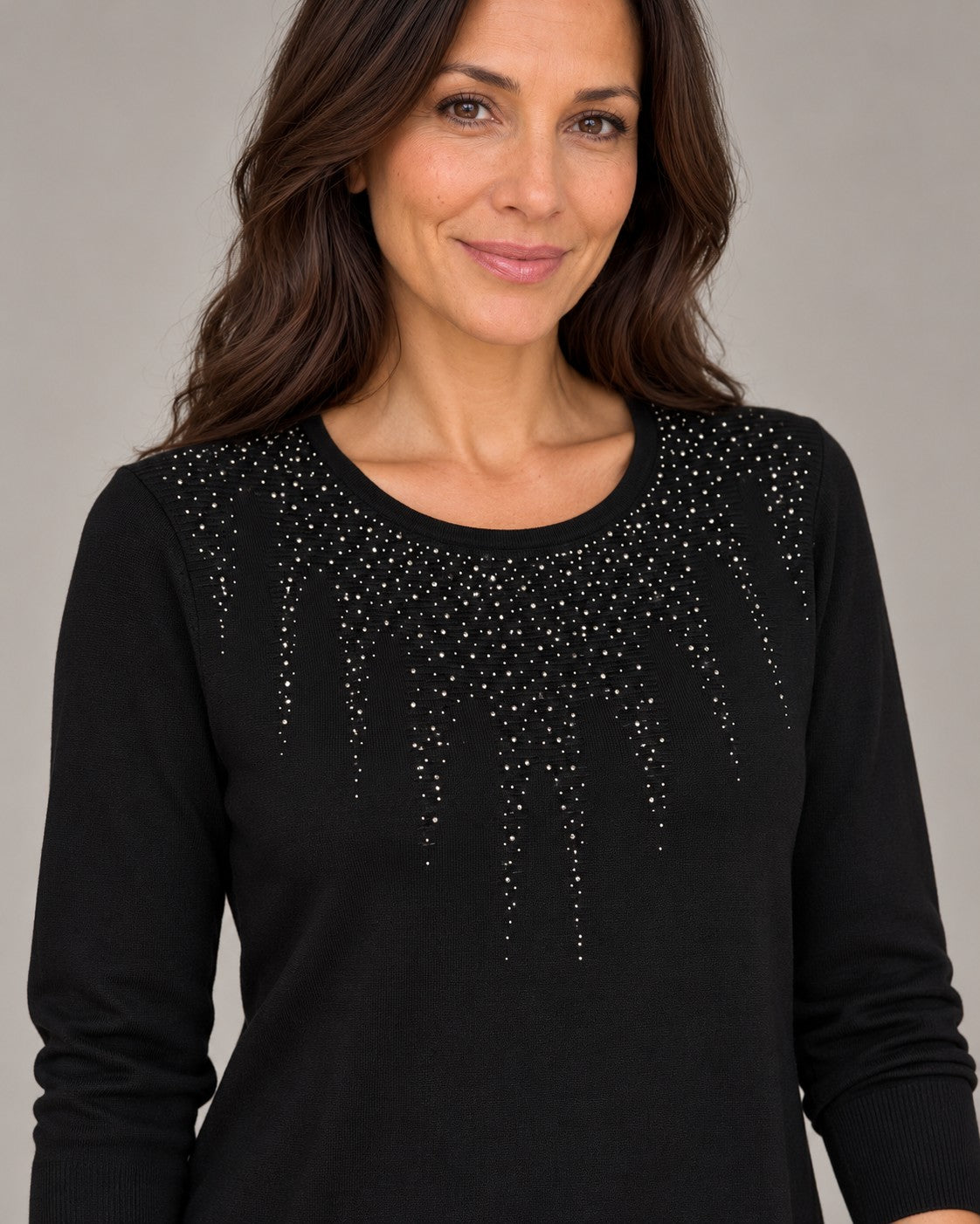 Tunika-Pullover in Schwarz, Detail der Strassverzierung